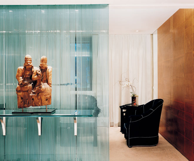 A myriad of Eastern art and sculptures adorns the various spaces in the COMO The Halkin including the Belgravia Suite