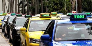Singapore moves to regulate taxi booking apps