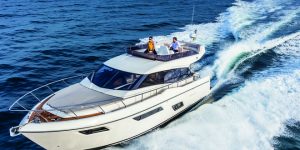 New motor yachts in Asia: Ferretti Yachts 450 boasts small size but more space